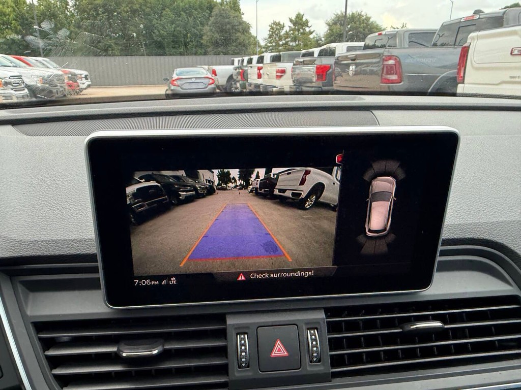 Audi SQ5 Vehicle Full-screen Gallery Image 24