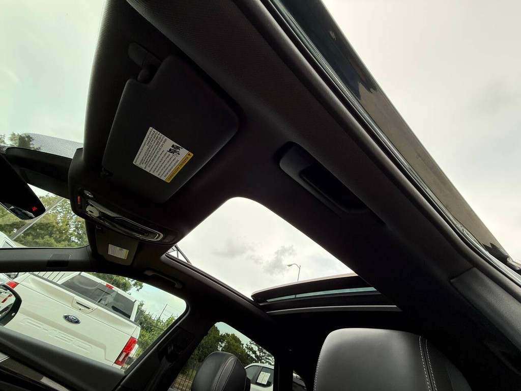 Audi SQ5 Vehicle Full-screen Gallery Image 29