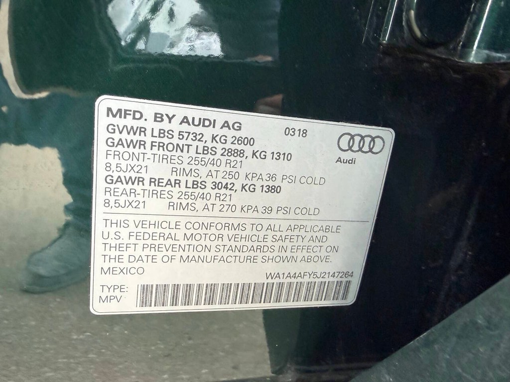 Audi SQ5 Vehicle Full-screen Gallery Image 33