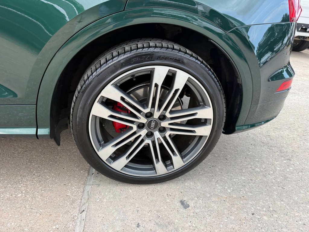 Audi SQ5 Vehicle Full-screen Gallery Image 35