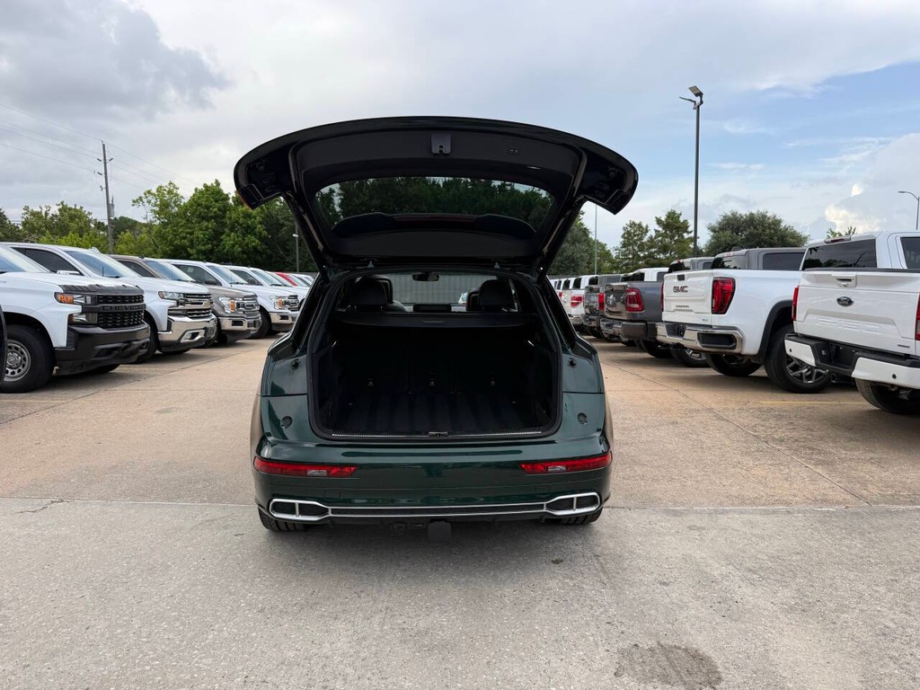 Audi SQ5 Vehicle Full-screen Gallery Image 36