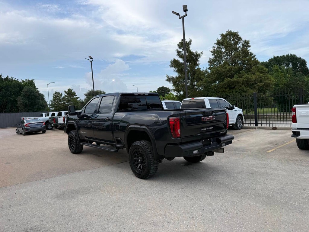 GMC Sierra 2500HD Vehicle Full-screen Gallery Image 04