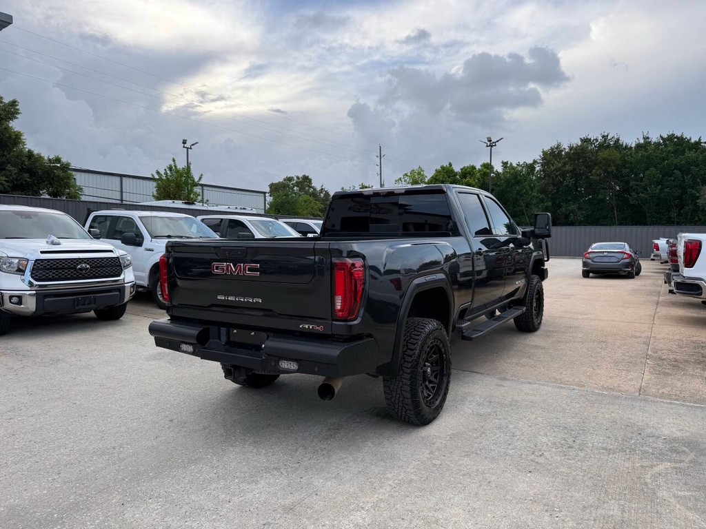 GMC Sierra 2500HD Vehicle Full-screen Gallery Image 05