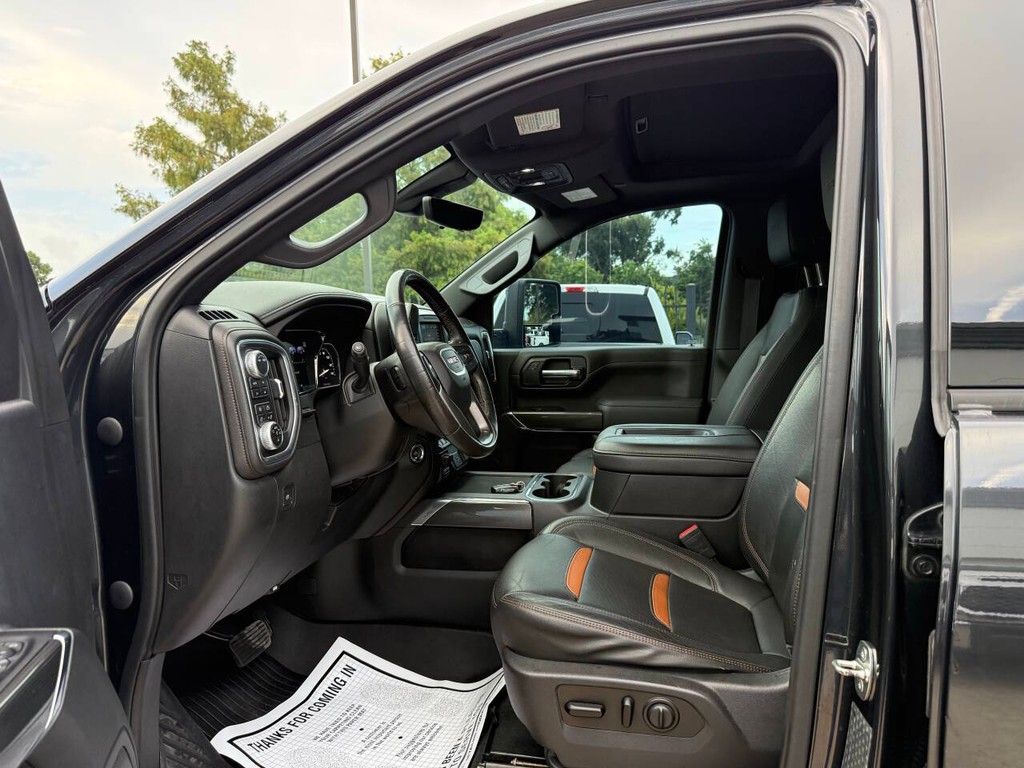 GMC Sierra 2500HD Vehicle Full-screen Gallery Image 07