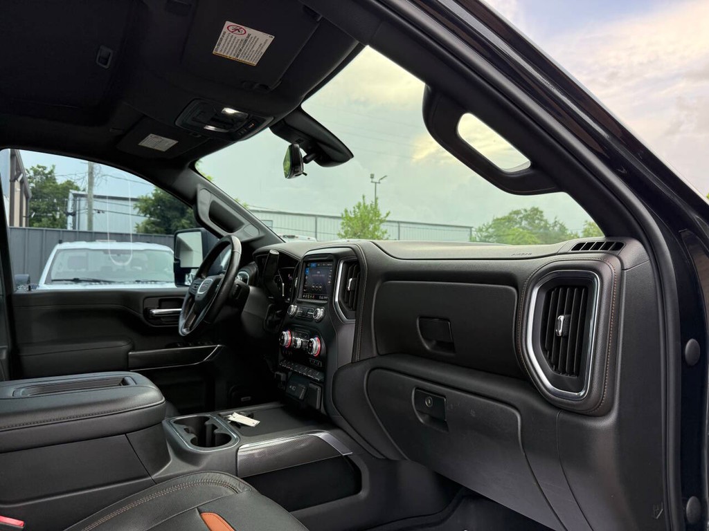 GMC Sierra 2500HD Vehicle Full-screen Gallery Image 09