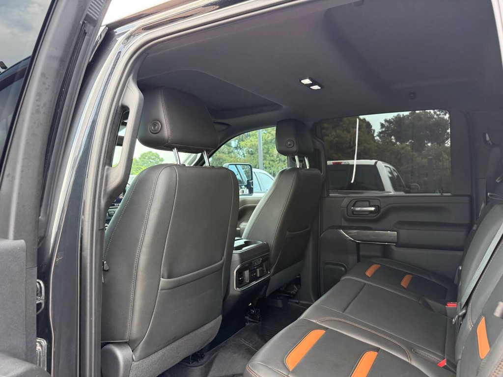 GMC Sierra 2500HD Vehicle Full-screen Gallery Image 12