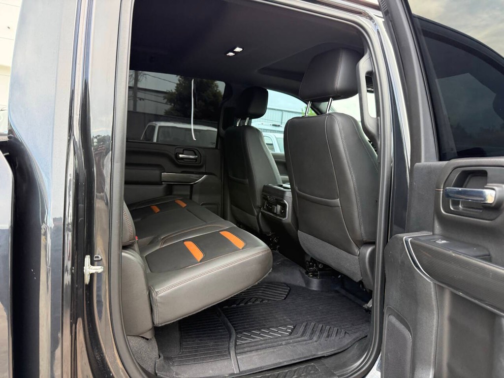 GMC Sierra 2500HD Vehicle Full-screen Gallery Image 15