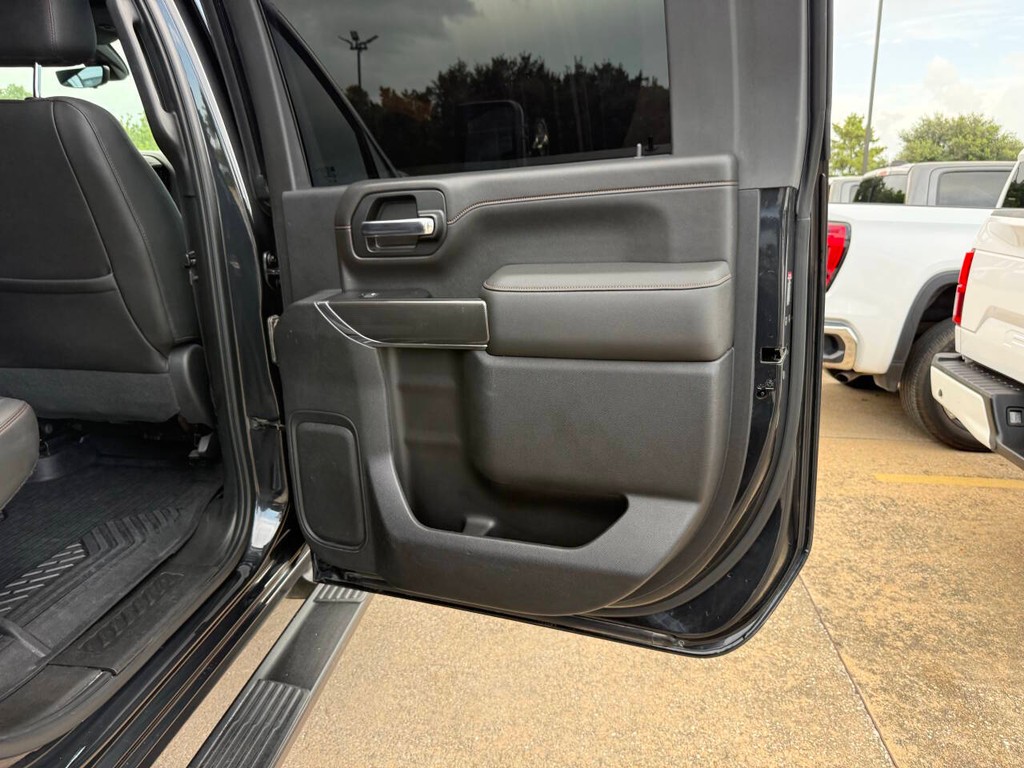 GMC Sierra 2500HD Vehicle Full-screen Gallery Image 16