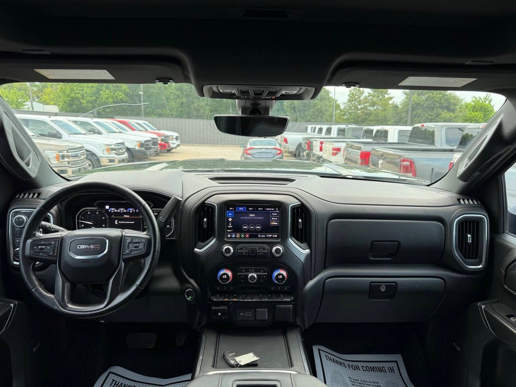 GMC Sierra 2500HD Vehicle Full-screen Gallery Image 17