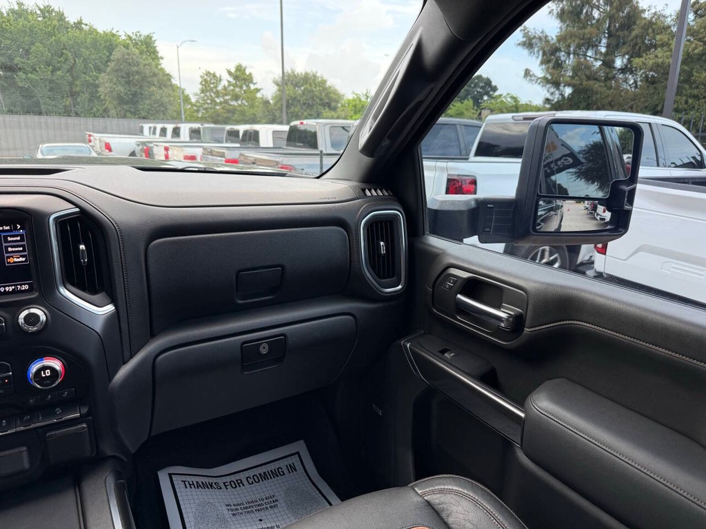 GMC Sierra 2500HD Vehicle Full-screen Gallery Image 20