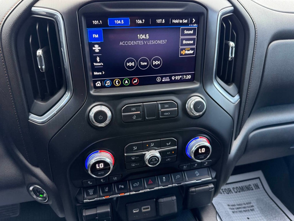 GMC Sierra 2500HD Vehicle Full-screen Gallery Image 26