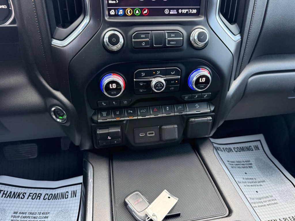 GMC Sierra 2500HD Vehicle Full-screen Gallery Image 29