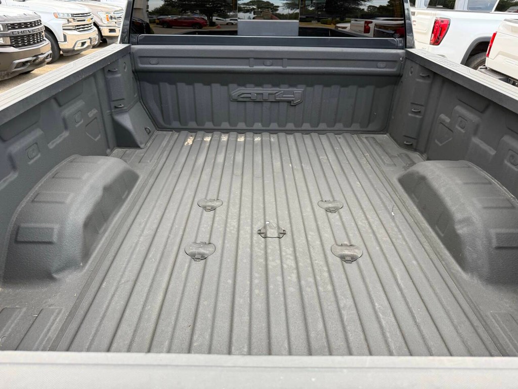 GMC Sierra 2500HD Vehicle Full-screen Gallery Image 38