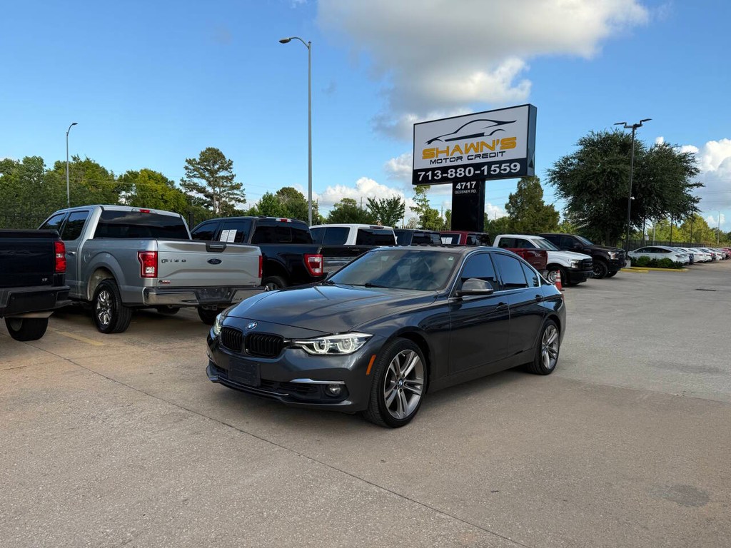 BMW 3 Series Vehicle Full-screen Gallery Image 44