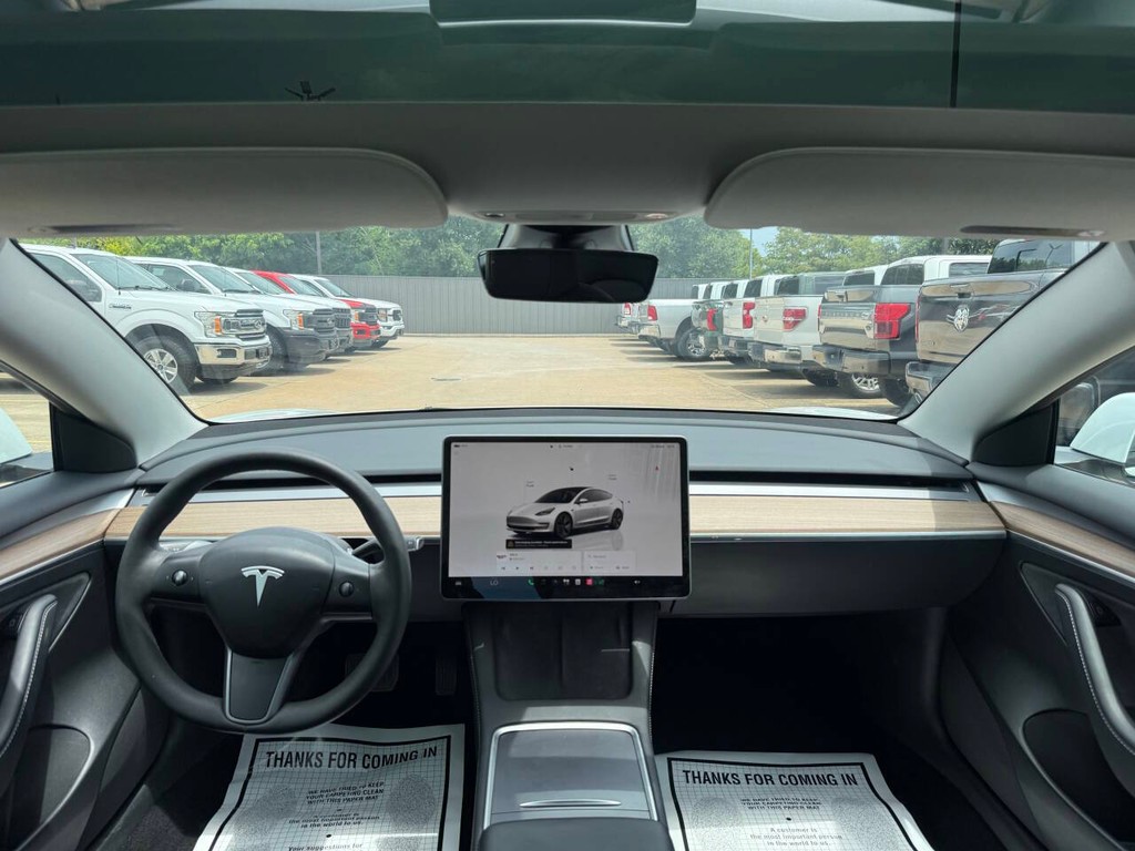 Tesla Model 3 Vehicle Full-screen Gallery Image 17