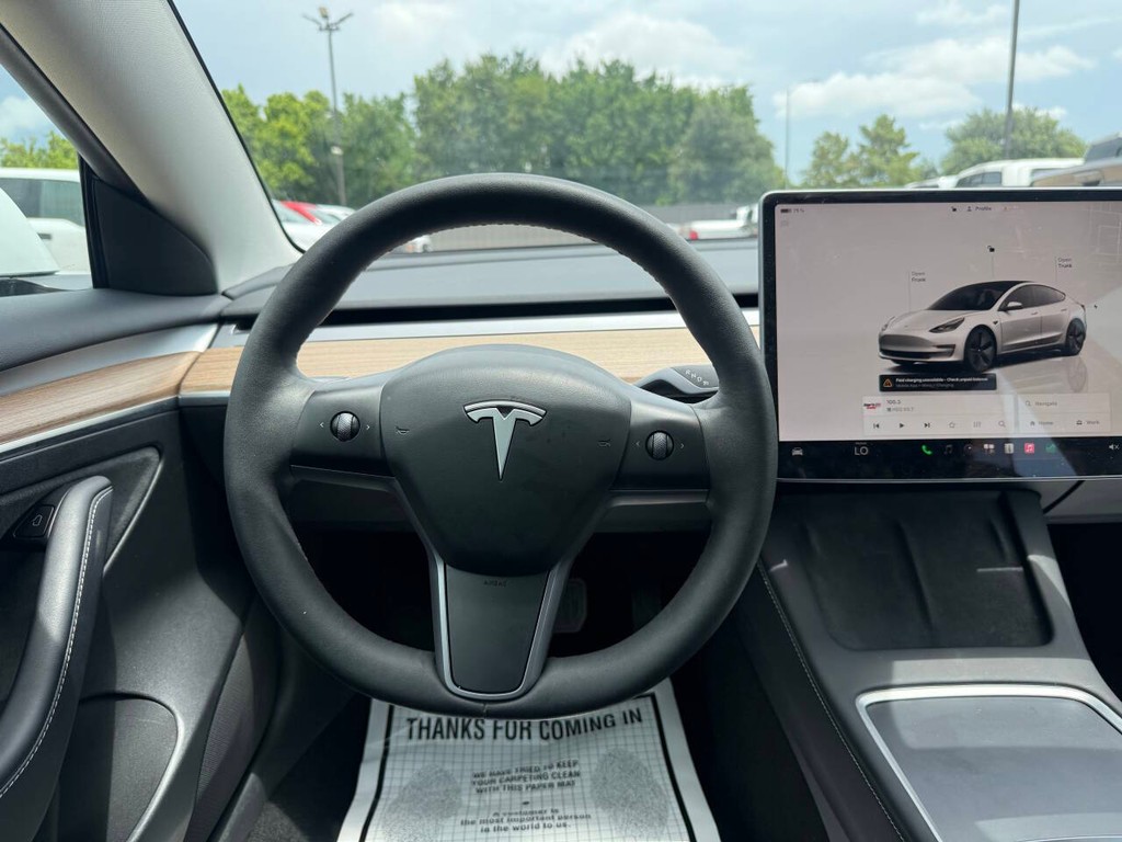 Tesla Model 3 Vehicle Full-screen Gallery Image 22