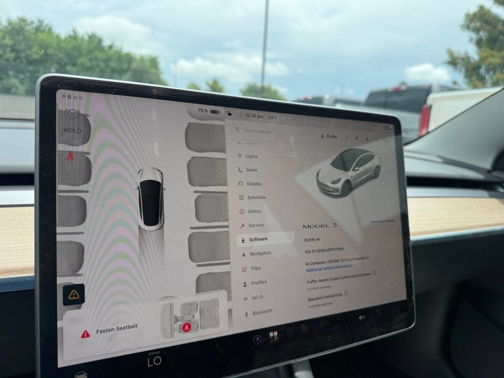 Tesla Model 3 Vehicle Full-screen Gallery Image 27