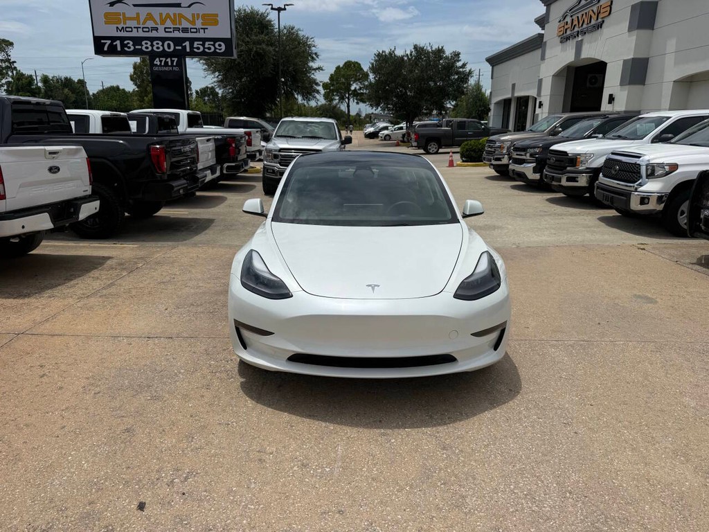 Tesla Model 3 Vehicle Full-screen Gallery Image 38