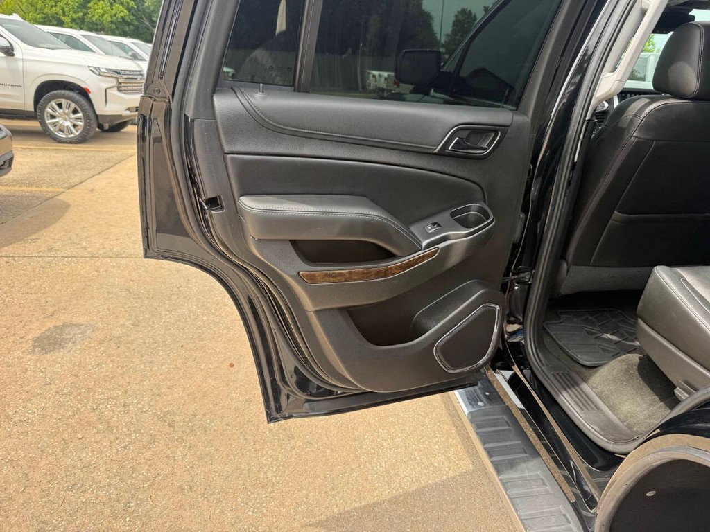 Chevrolet Tahoe Vehicle Full-screen Gallery Image 15