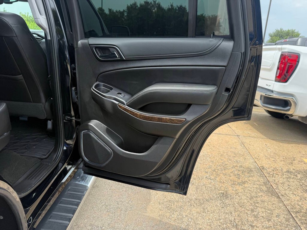Chevrolet Tahoe Vehicle Full-screen Gallery Image 18