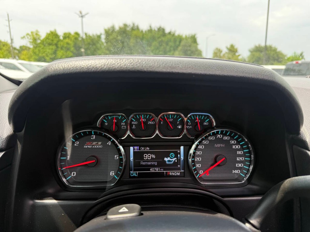 Chevrolet Tahoe Vehicle Full-screen Gallery Image 38