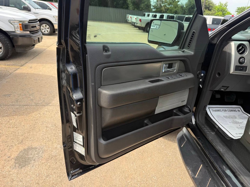 Ford F-150 Vehicle Full-screen Gallery Image 08