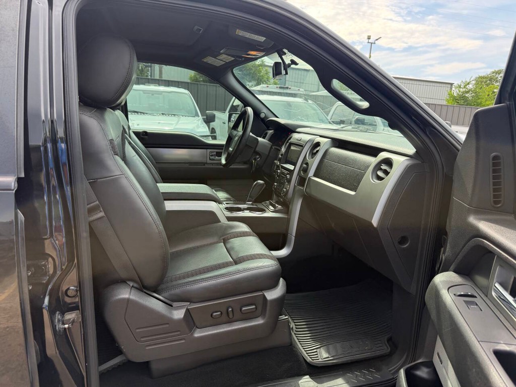 Ford F-150 Vehicle Full-screen Gallery Image 10