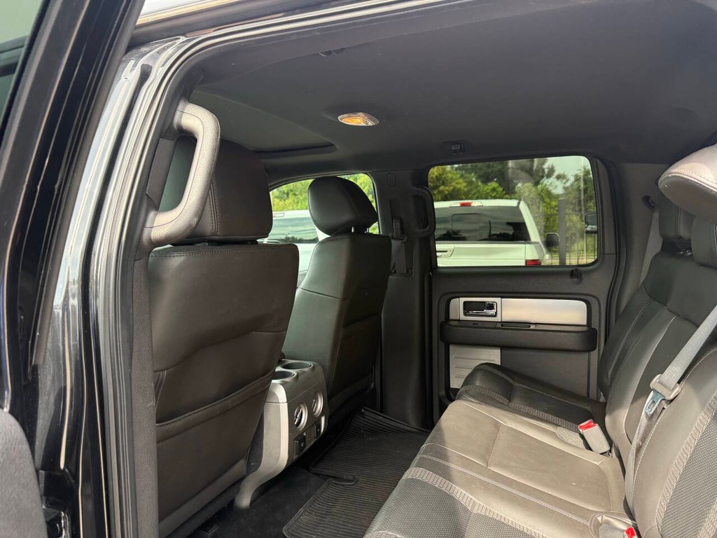 Ford F-150 Vehicle Full-screen Gallery Image 12