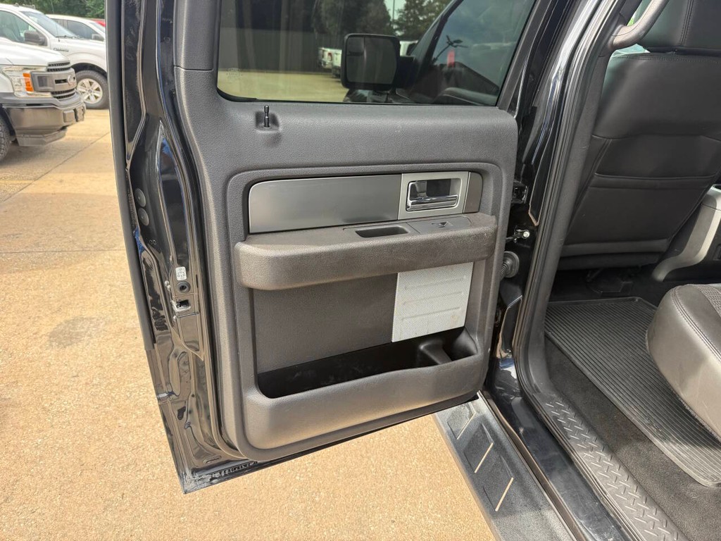 Ford F-150 Vehicle Full-screen Gallery Image 14