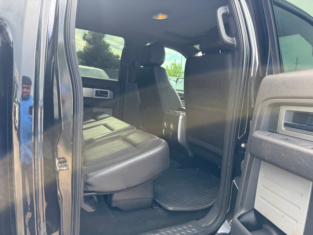 Ford F-150 Vehicle Full-screen Gallery Image 15