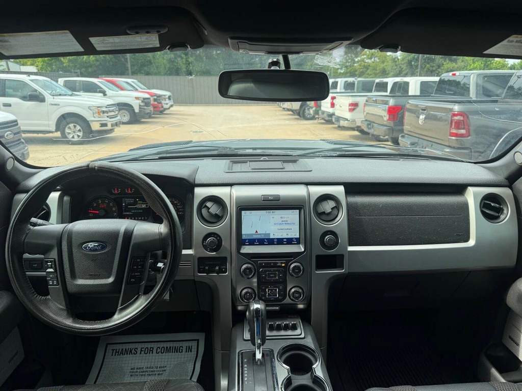 Ford F-150 Vehicle Full-screen Gallery Image 17