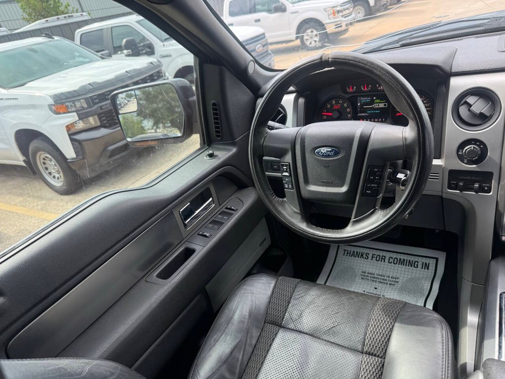Ford F-150 Vehicle Full-screen Gallery Image 19