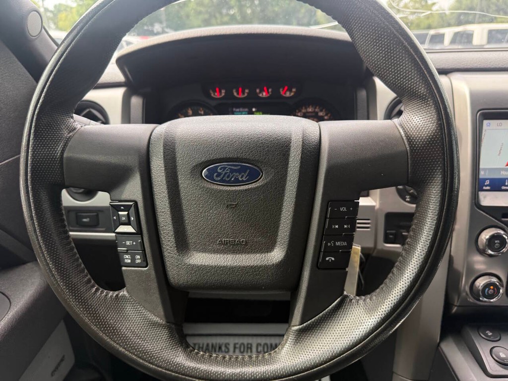 Ford F-150 Vehicle Full-screen Gallery Image 23