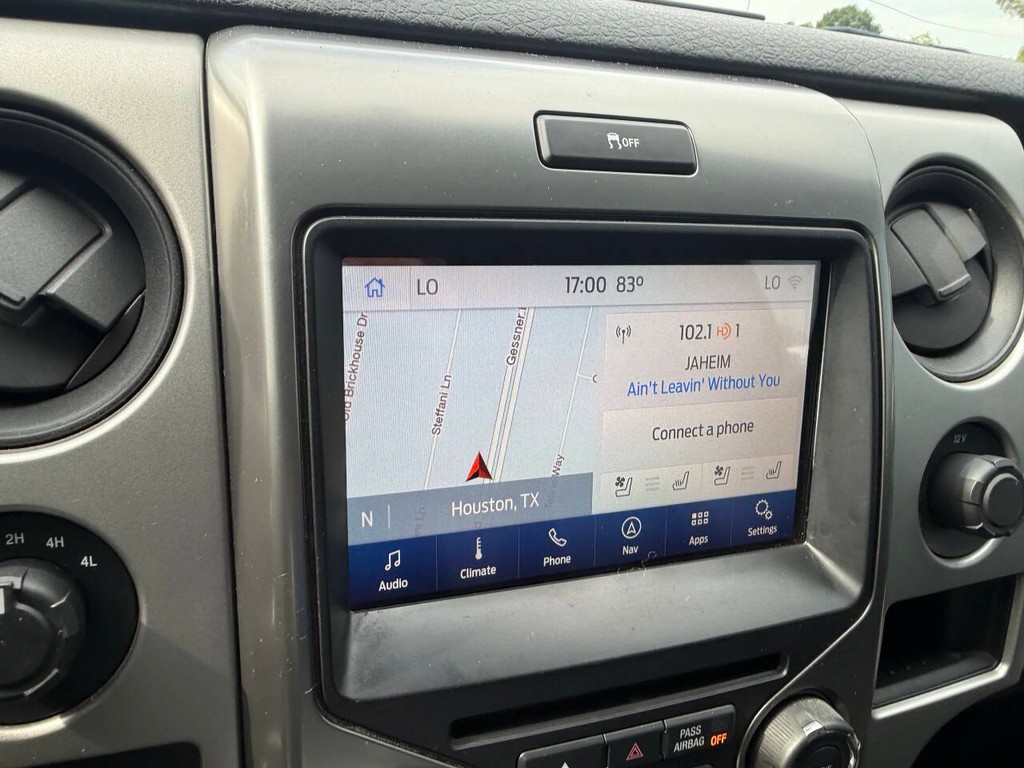 Ford F-150 Vehicle Full-screen Gallery Image 25