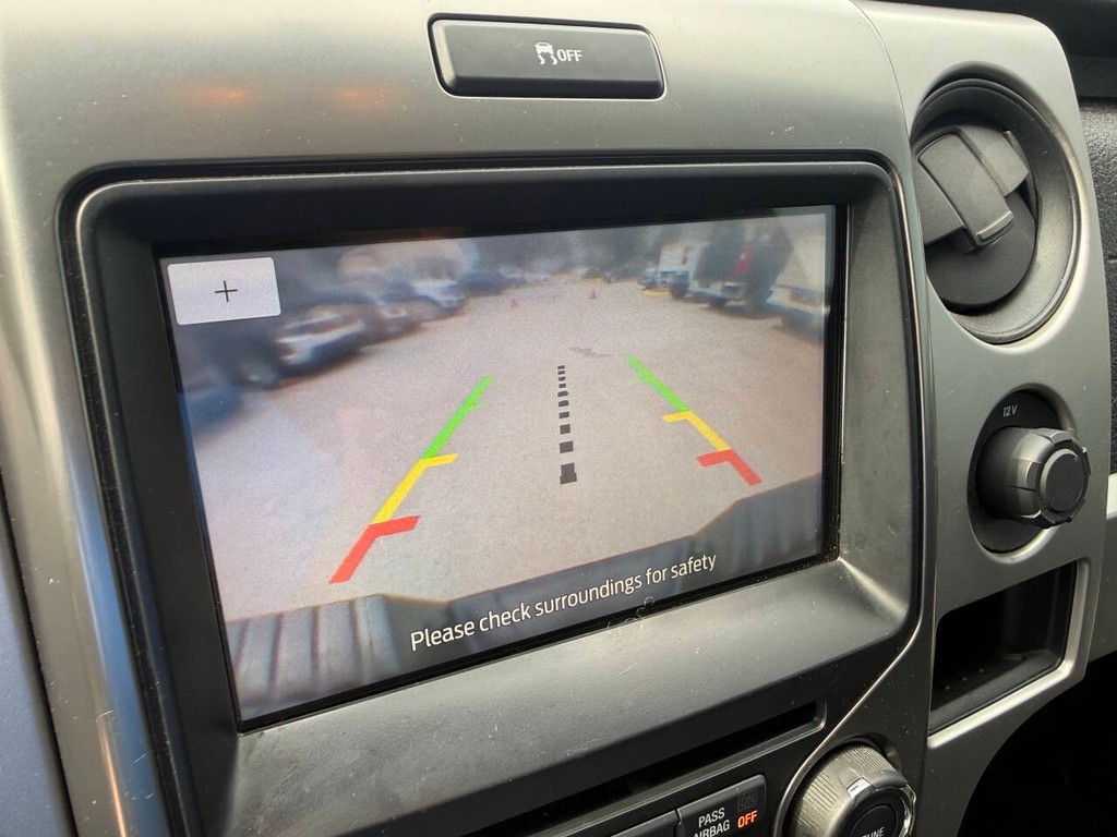 Ford F-150 Vehicle Full-screen Gallery Image 26