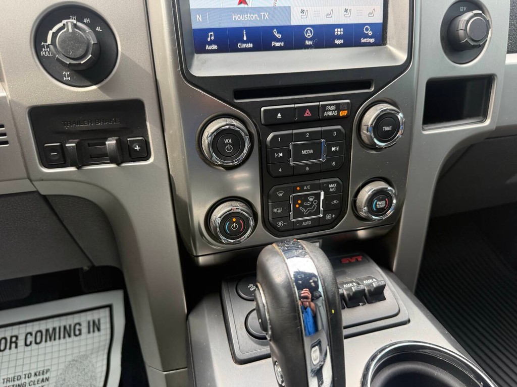 Ford F-150 Vehicle Full-screen Gallery Image 28