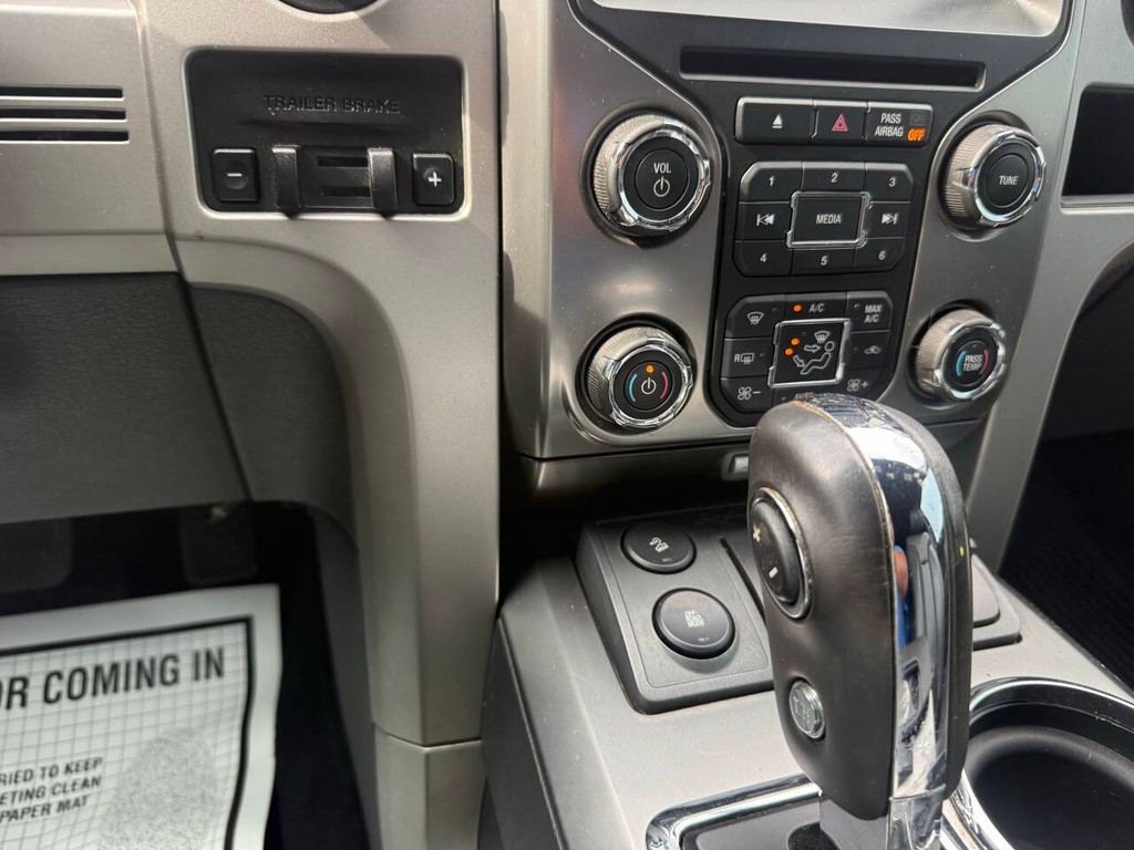 Ford F-150 Vehicle Full-screen Gallery Image 29