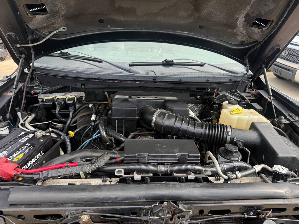 Ford F-150 Vehicle Full-screen Gallery Image 36