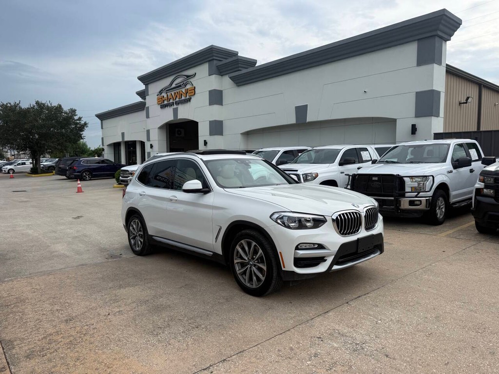 BMW X3 Vehicle Full-screen Gallery Image 02