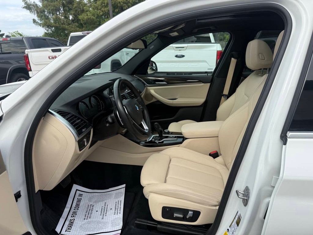 BMW X3 Vehicle Full-screen Gallery Image 07