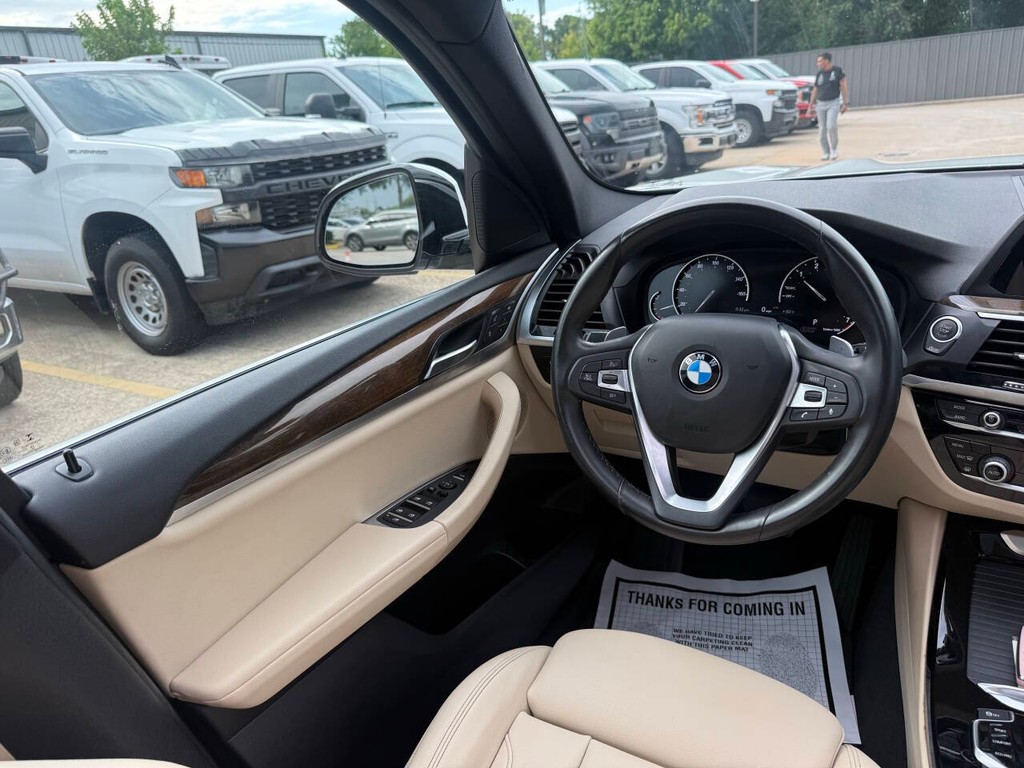 BMW X3 Vehicle Full-screen Gallery Image 19