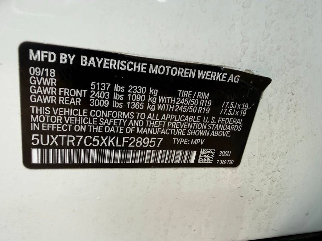 BMW X3 Vehicle Full-screen Gallery Image 34