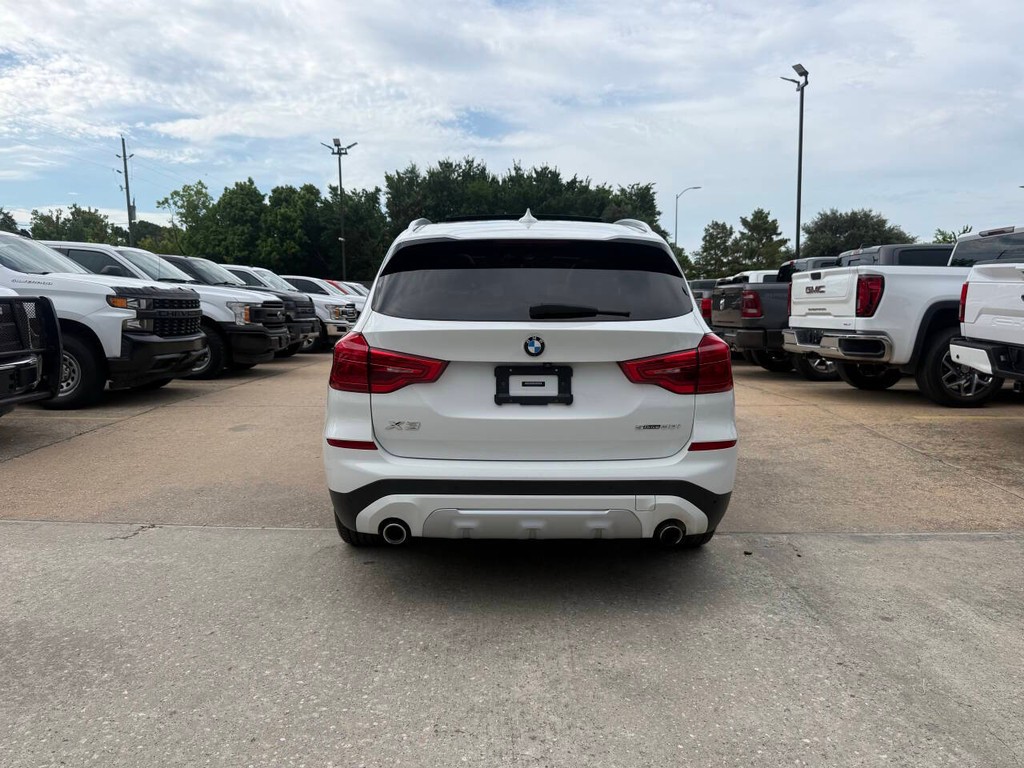 BMW X3 Vehicle Full-screen Gallery Image 39