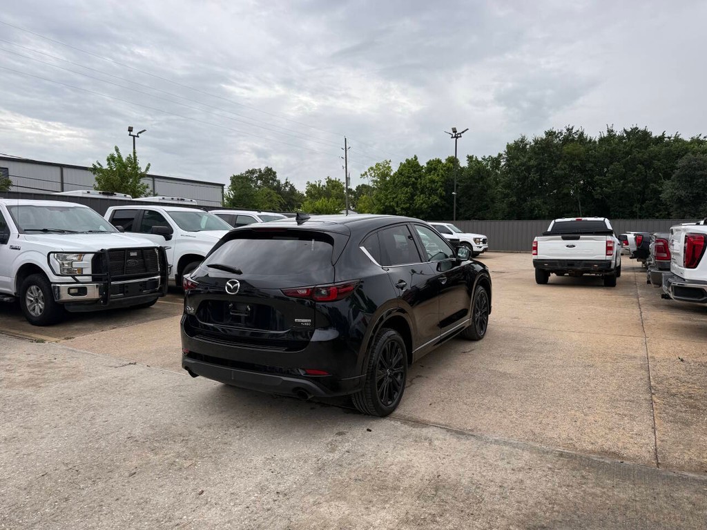 Mazda CX-5 Vehicle Full-screen Gallery Image 05