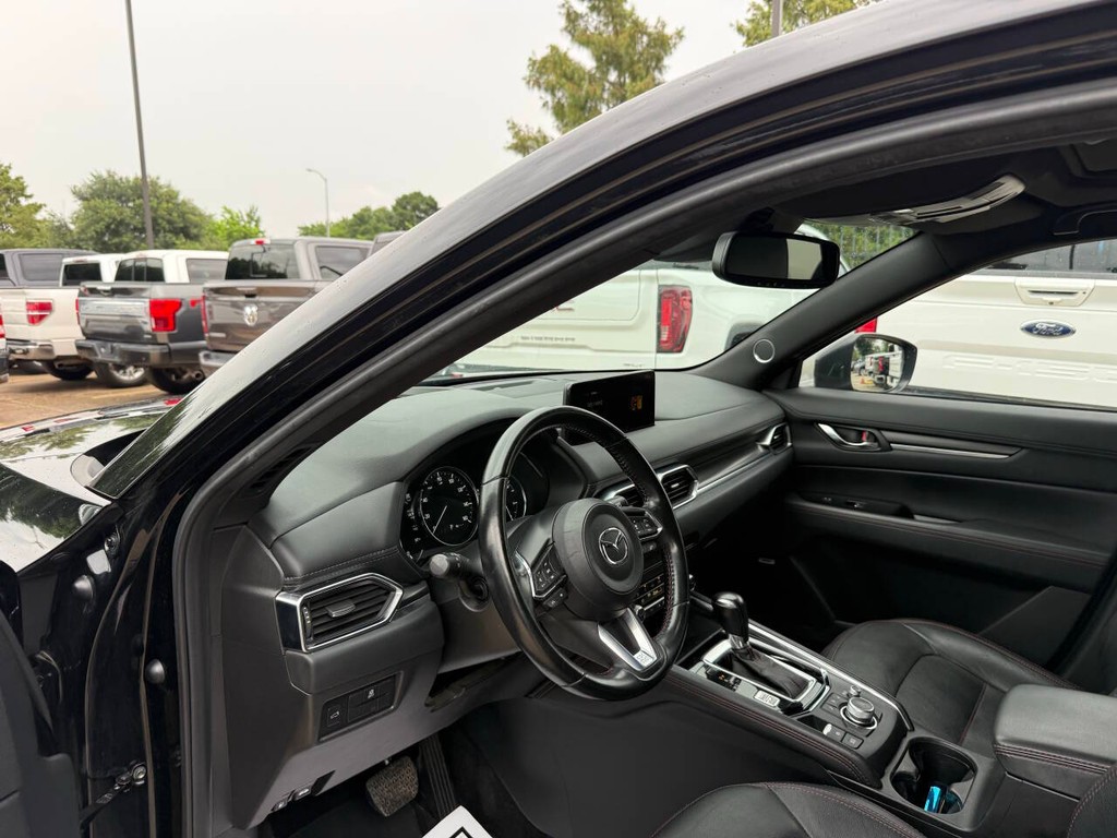 Mazda CX-5 Vehicle Full-screen Gallery Image 06