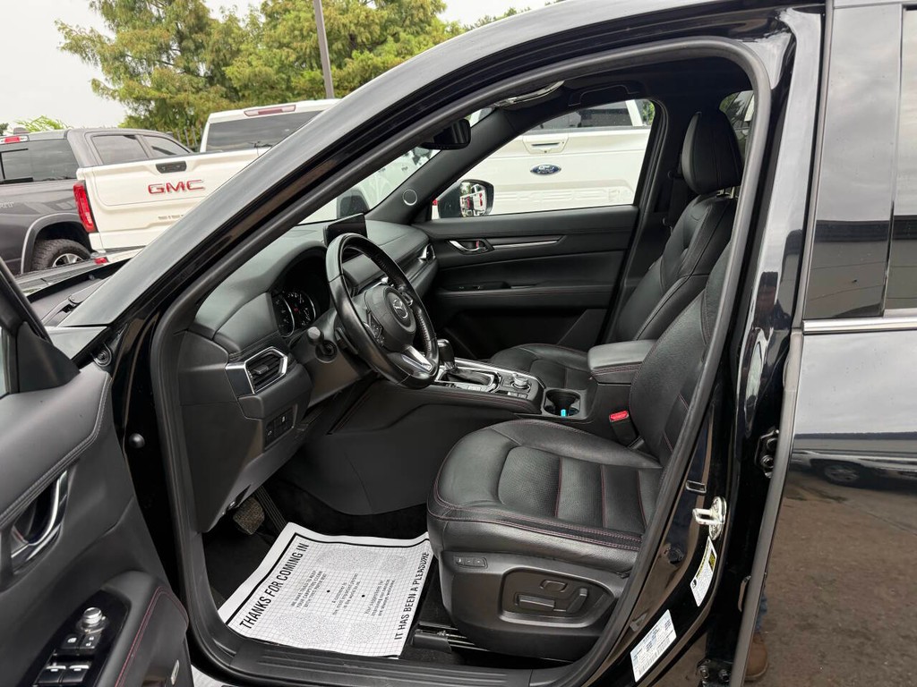 Mazda CX-5 Vehicle Full-screen Gallery Image 07
