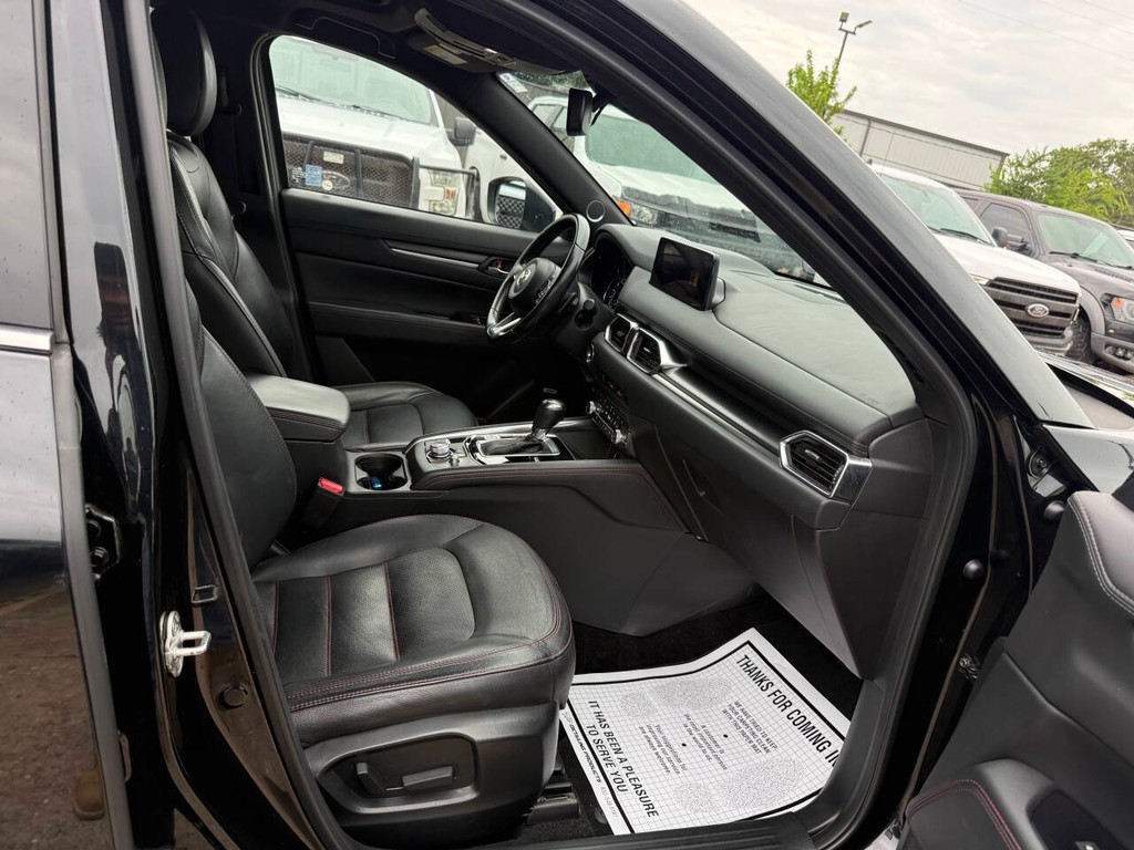 Mazda CX-5 Vehicle Full-screen Gallery Image 10