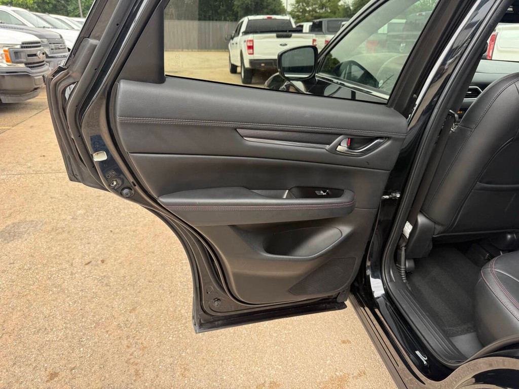 Mazda CX-5 Vehicle Full-screen Gallery Image 14
