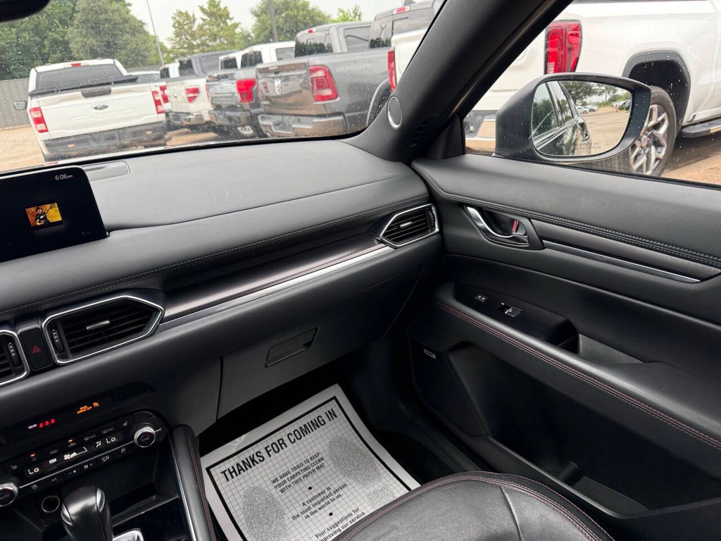Mazda CX-5 Vehicle Full-screen Gallery Image 20