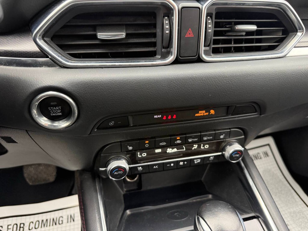 Mazda CX-5 Vehicle Full-screen Gallery Image 27